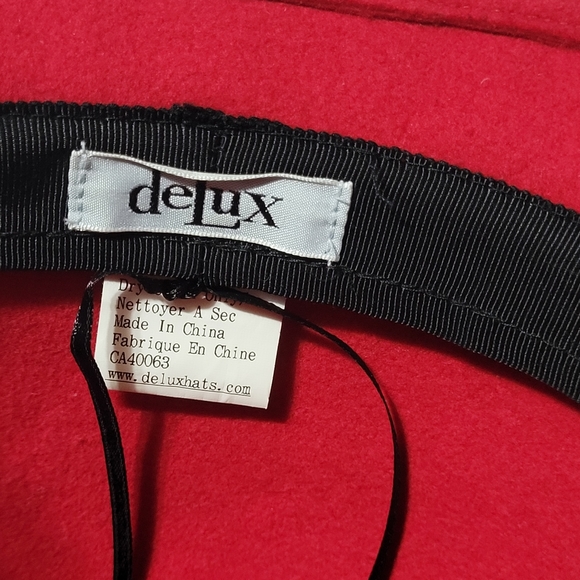 Red cloche hat - Picture 2 of 3